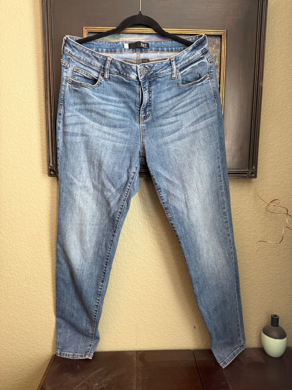 Kut from the Kloth Kurvy Diana Skinny Jeans
